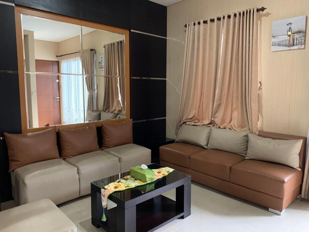 Platinum Setramurni Guest House Bandung 3Br Eksteriør billede