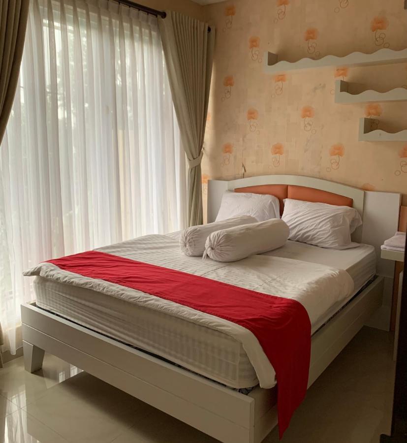 Platinum Setramurni Guest House Bandung 3Br Eksteriør billede